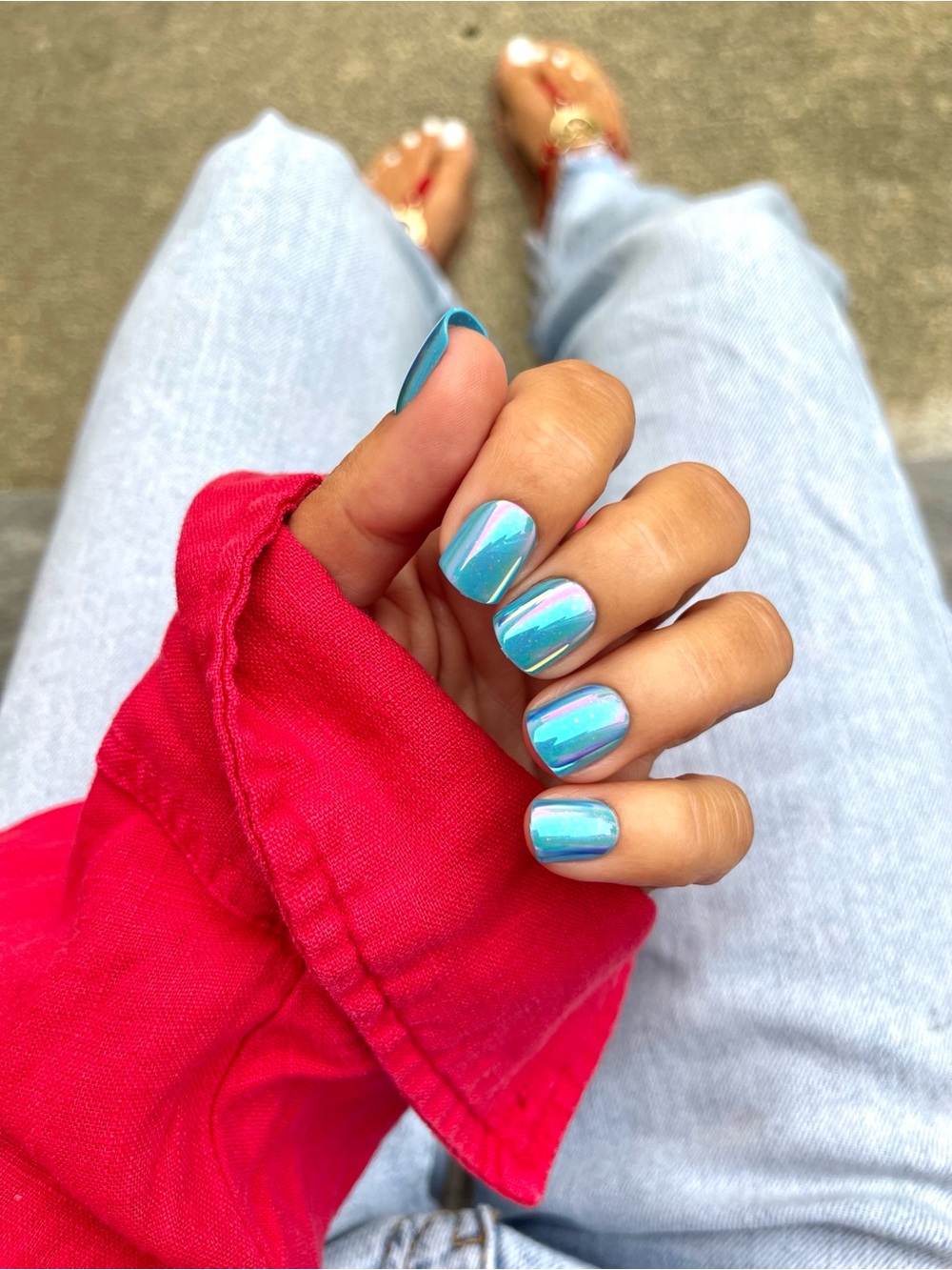 The Pop Nail Dashes by Red Aspen — Hologram Iridescent Blue Press-On Nails - Picture 3 of 4